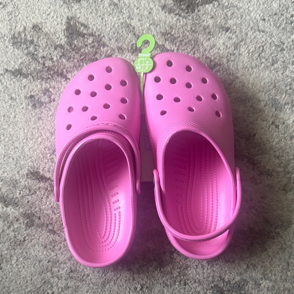 CROCS Kids Classic Clog in Hot Pink